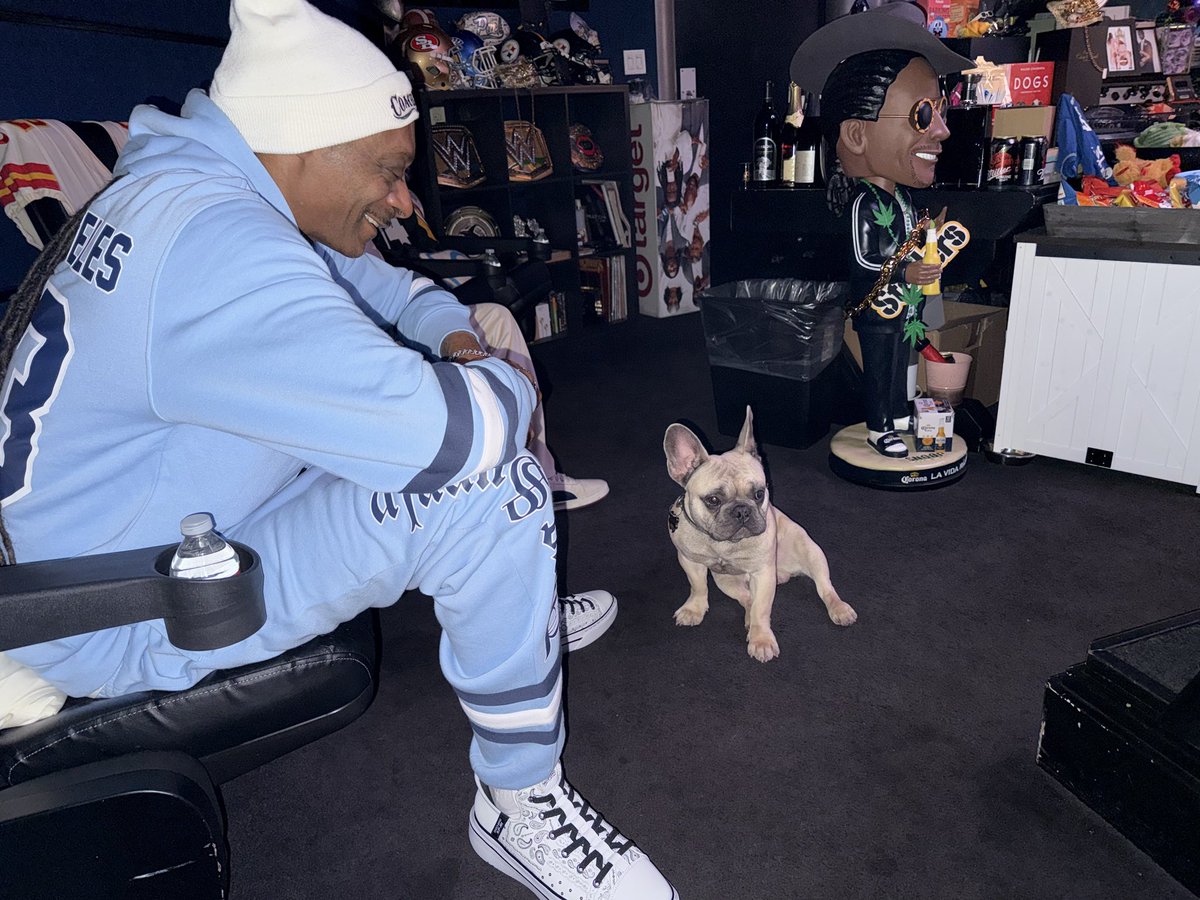 Snoop Dogg tweet media