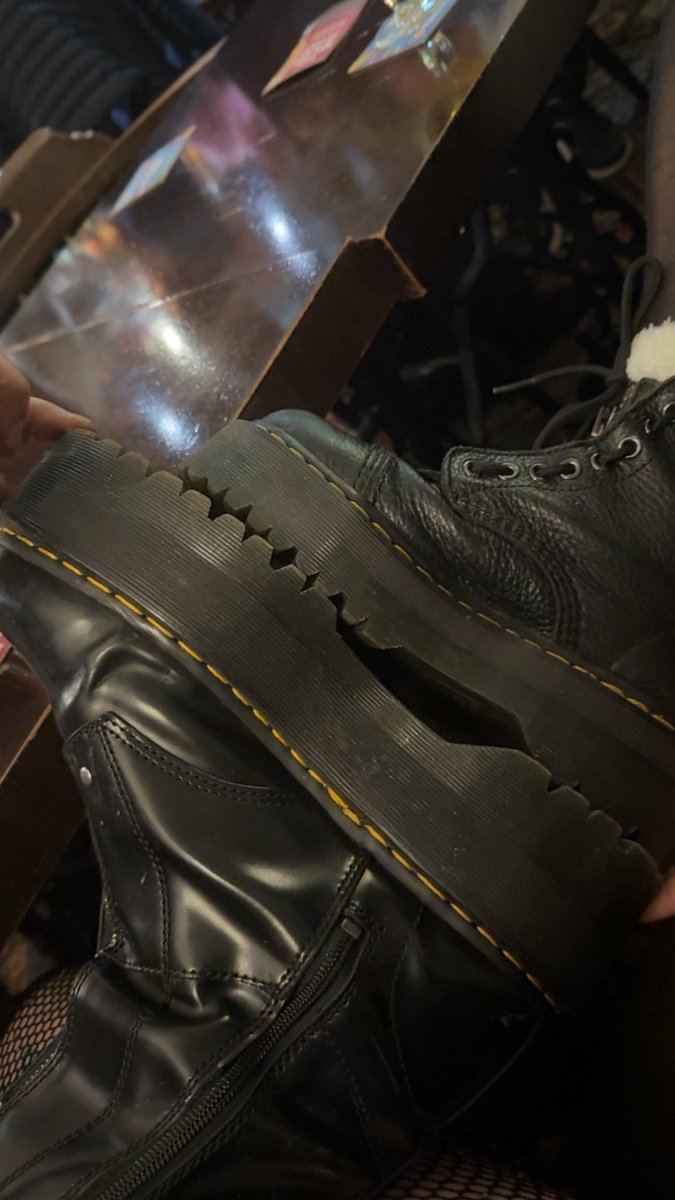 The Goth Goddess 👑 tweet media