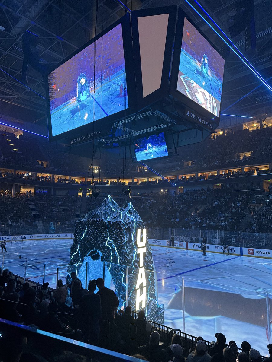 Brev_Z's tweet photo. @PuckReportNHL One of the best! Had a fantastic experience https://t.co/vroOTTwwbN
