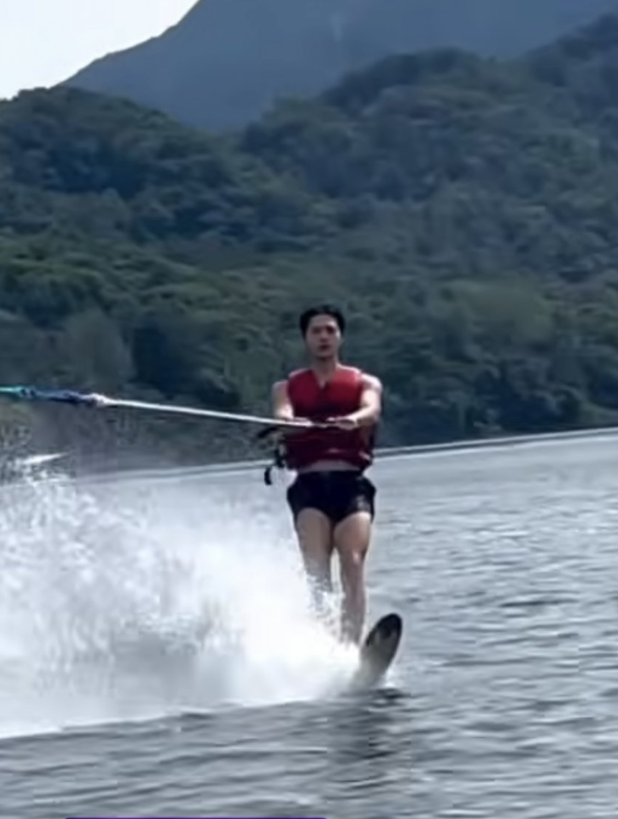 PrettyTard's tweet photo. Subeen is that sporty-boyfriend!
#SingleInfernoS5 https://t.co/yO6hbH8Y7Y