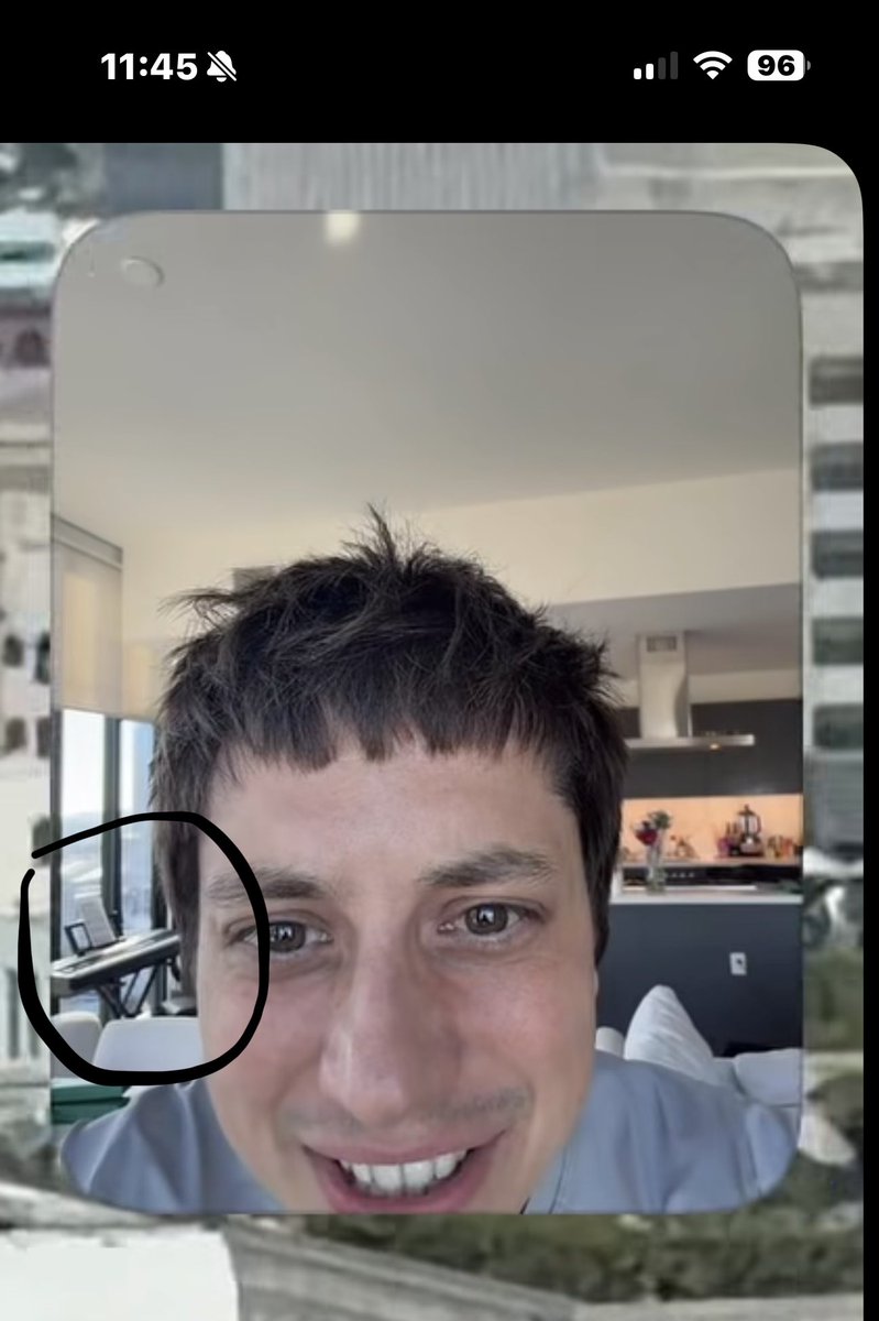 slintflip's tweet photo. Pues descubrí que Paco grabó el video que subió hoy en el departamento de Loreto 👀
Viva esta amistad?/pareja?
Escucha Goo Goo Ga Ga YA! https://t.co/4oytD3OEme