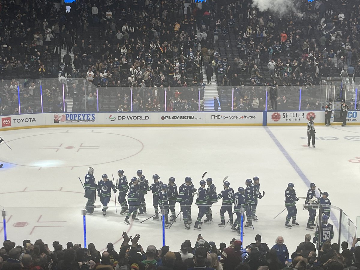 LAMD7989's tweet photo. Nice comeback! 💪

The Vancouver Canucks really pulled it together late against the Nashville Predators. Those last-minute wins always make the game a lot more exciting—nothing like a late goal to flip the momentum and steal it at the end. 🏒🔥 https://t.co/gBrjCUnkR3