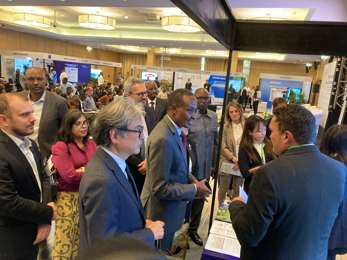 japaninrwanda's tweet photo. Fantastic kickoff to the #BOSAI Exhibition and Research Dialogue!
Prioritizing Disaster Risk Reduction is essential now more than ever. Huge thanks to @RwandaEmergency & @JicainRwanda for organizing this timely event. We look forward to a growing Japan-Rwanda partnership! 🇷🇼🇯🇵 https://t.co/SqNfUmQFYT