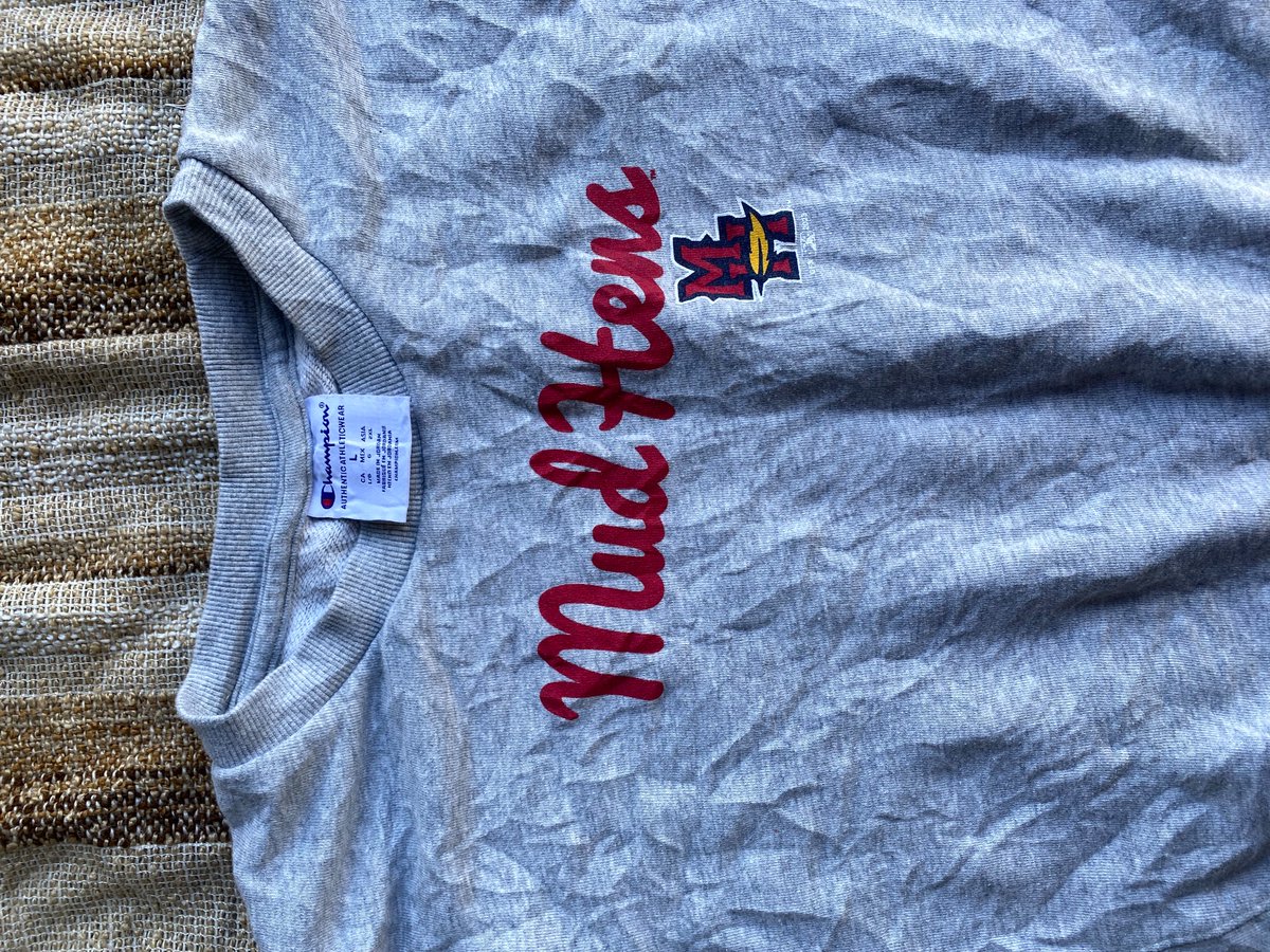 Fiso_16's tweet photo. Champion sweatshirt🎯

Price: R300🏷️🅿️

Condition: 9.5/10 like new

Size: Large

https://t.co/DgE1xiVrqU

#thrift #champion #sweatshirt #authenticthriftapparel https://t.co/h4WR1tVIqZ