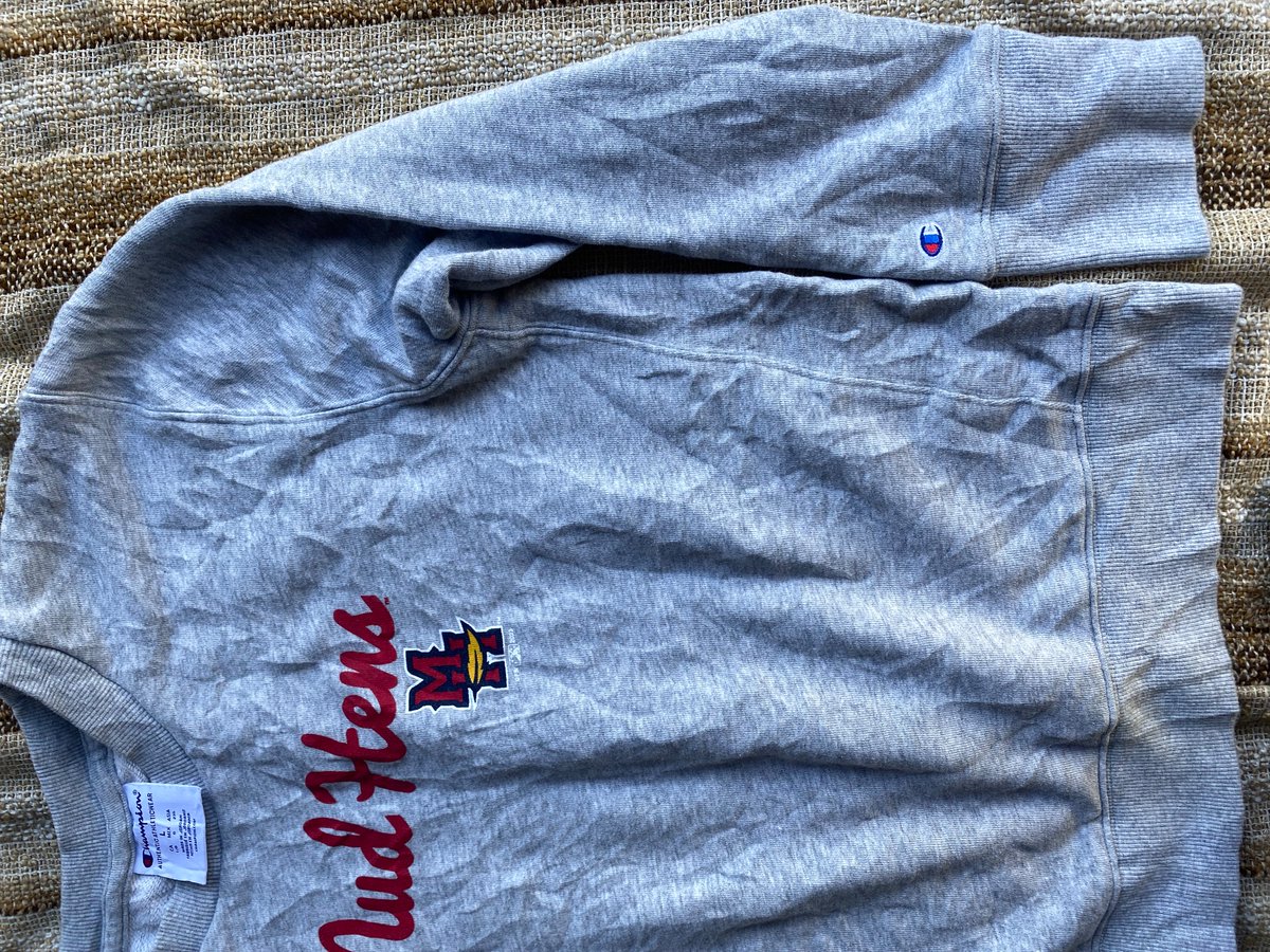 Fiso_16's tweet photo. Champion sweatshirt🎯

Price: R300🏷️🅿️

Condition: 9.5/10 like new

Size: Large

https://t.co/DgE1xiVrqU

#thrift #champion #sweatshirt #authenticthriftapparel https://t.co/h4WR1tVIqZ