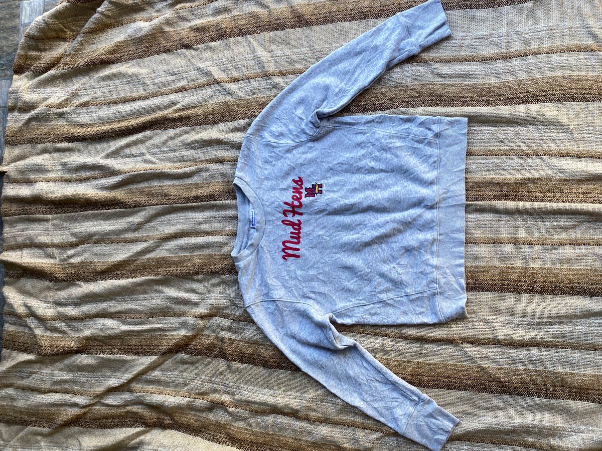Fiso_16's tweet photo. Champion sweatshirt🎯

Price: R300🏷️🅿️

Condition: 9.5/10 like new

Size: Large

https://t.co/DgE1xiVrqU

#thrift #champion #sweatshirt #authenticthriftapparel https://t.co/h4WR1tVIqZ