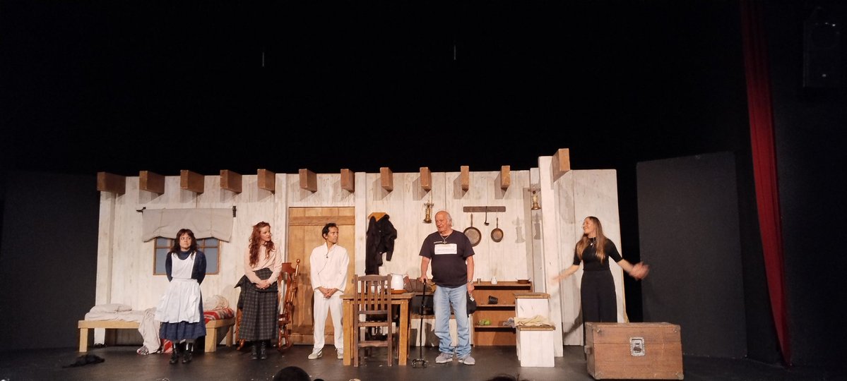 Gracias <a href="/LupitaBilly/">LUPITA TAFOYA LaChicaDelTeatro</a> una obra conmovedora, excelentes actrices!!!