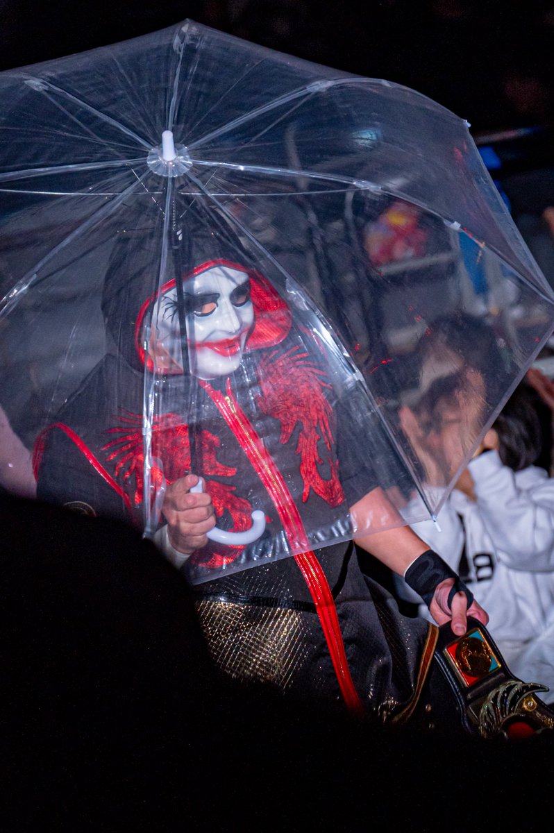 osyashin_souko's tweet image. 傘越しの姿がお美しや #GLEAT #KAZMASAKAMOTO