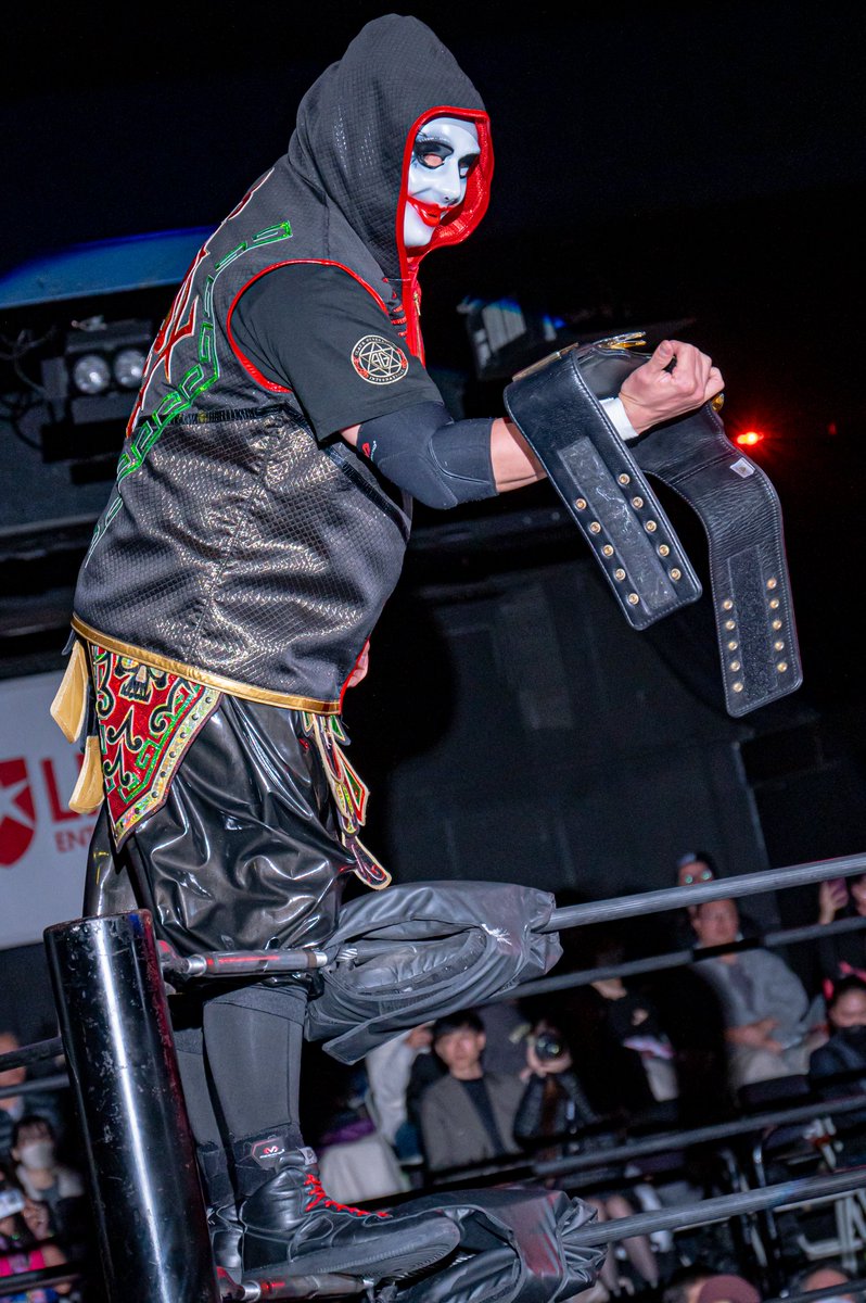 osyashin_souko's tweet image. 傘越しの姿がお美しや #GLEAT #KAZMASAKAMOTO