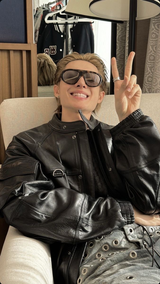 𝐳𝖔𝖊𝖑— tweet media