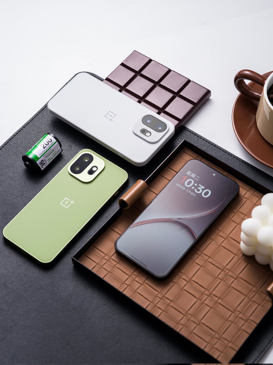 ThakorSanj62679's tweet photo. OnePlus 15T looks very tempting!

#OnePlus #OnePlus15T #OnePlus15series https://t.co/tY0XenO2zY