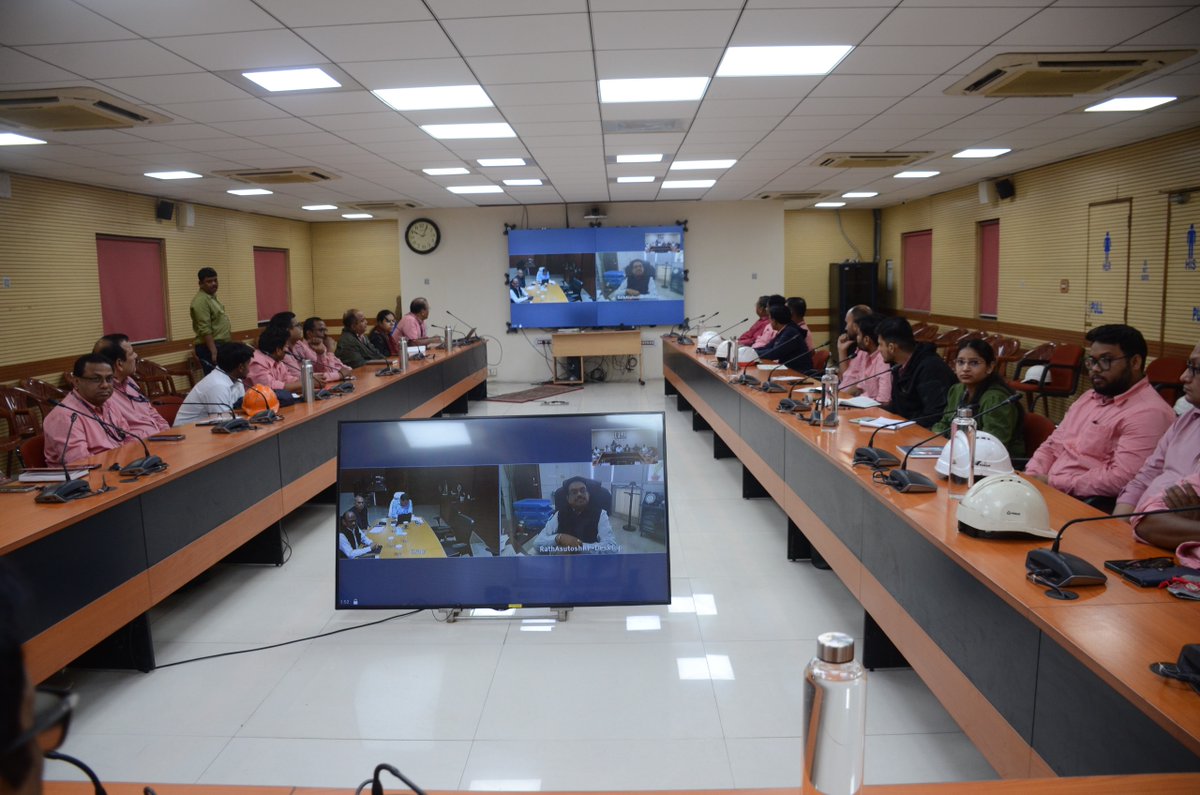 NALCO_India's tweet photo. Team Potline (Electrolysis Division), S&P Complex, #Angul, #Odisha successfully completed a 10-day intensive #training programme on Pot Operation conducted by Dr. Marc Dupuis from #Canada, a globally respected expert in #aluminium smelting and #potline operations. The programme was virtually inaugurated by Shri B. P. Singh, @CMDNALCO, in the presence of Shri P.K. Sharma, Director (Production), Dr. T.K. Pattanayak, Director (HR) and senior executives. Dr. Dupuis shared valuable global insights and best practices that will further strengthen operational capabilities, reflecting NALCO’s commitment to continuous learning and capability building under the Blue Ocean Strategy. @kishanreddybjp @satishdubeyy @MinesMinIndia @mygovindia @DPE_GoI @DoPTGoI @pksnalco #NALCO #AluminiumIndustry #CapacityBuilding #BlueOceanStrategy