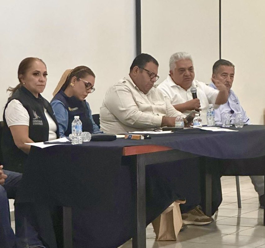 ChilpancingoGM's tweet photo. Querido Chilpancingo; hoy alcanzamos acuerdos con comunidades de la Sierra para liberar las válvulas de Omiltemi y avanzar en el restablecimiento gradual del agua para miles de familias del municipio.

El diálogo dio resultados.

#UnidosChilpancingoRenace https://t.co/QADBVtW28K