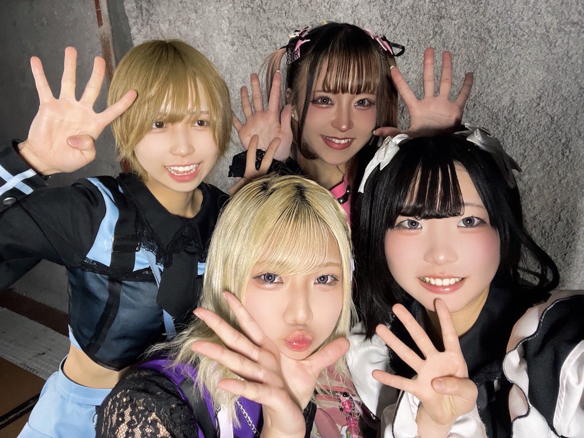 FRONTIER IDOL SUMMIT tweet media