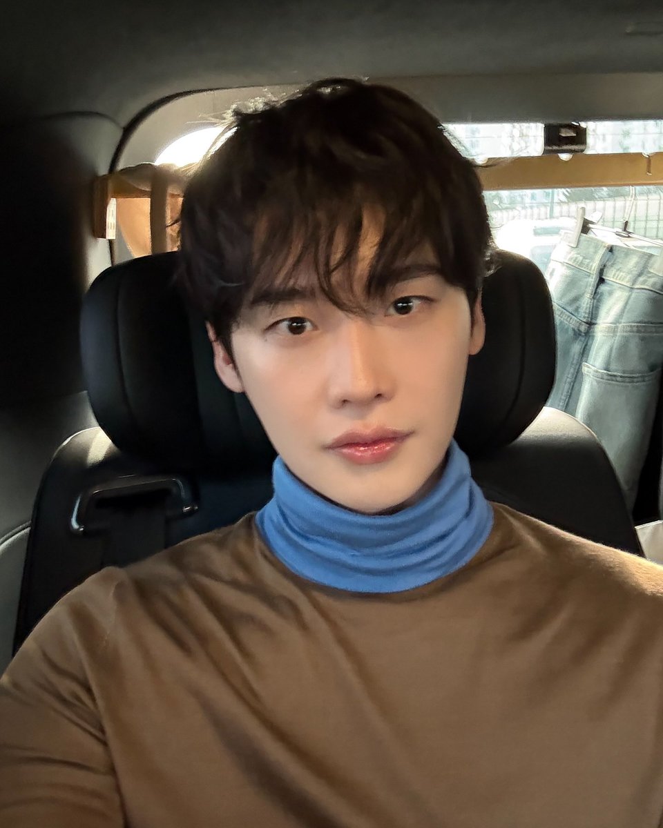 mojiddot's tweet photo. 출국날 사진들 대조녜,,,,

#이종석 #leejongsuk #jongsuk #イジョンソク https://t.co/ZPzngyaQAu