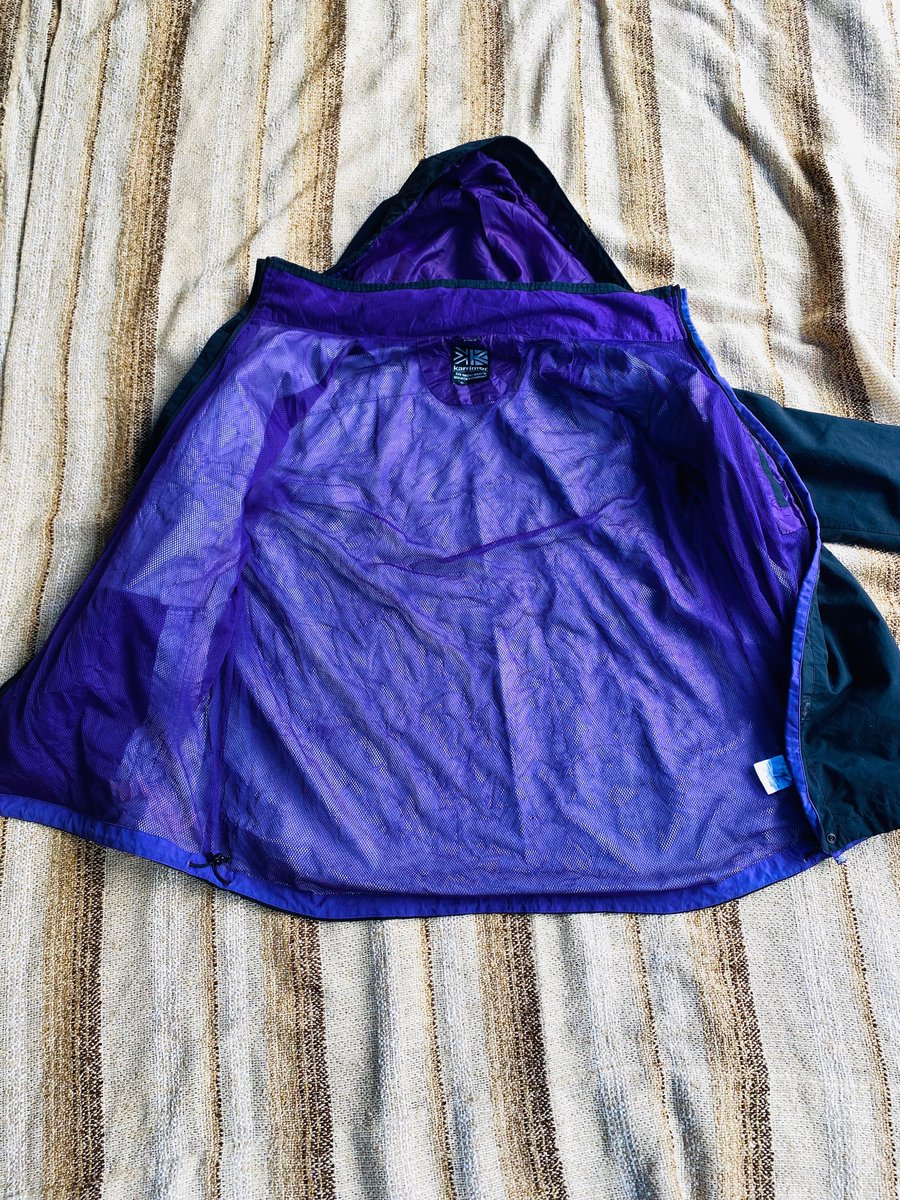 Fiso_16's tweet photo. Karrimor black &amp; purple jacket 🧥 

Price: R500🏷️🅿️

Condition: 9.8/10 like new🆕

Size: MediumⓂ️

https://t.co/DgE1xiVrqU

#thrift #karrimor #jacket #authenticthriftapparel https://t.co/FMPotBv66w