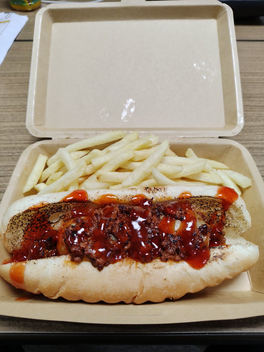 今日のランチ‼️
キッチンカーで買った🌭チリドッグセット‼️
Good‼️😋👍