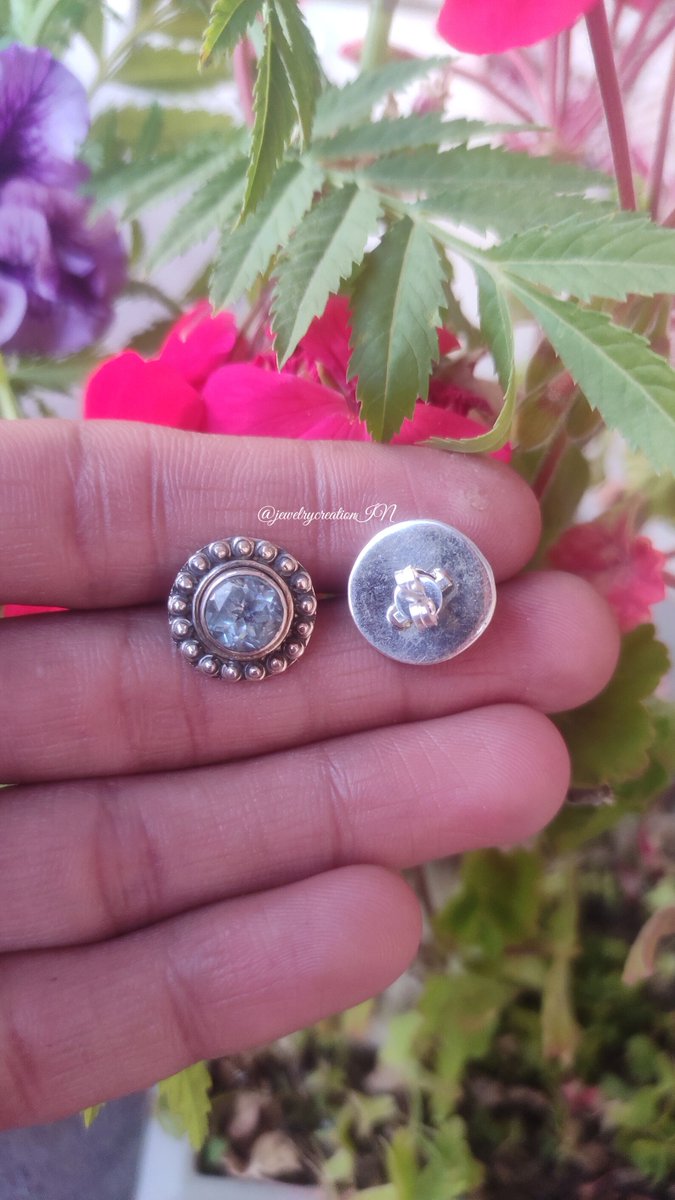 jewelrycreatio1's tweet image. Natural Blue Topaz Studs,925 Sterling Sliver,Boho Studs,Handmade Silver Stud,Women's Jewelry,Bridal Earring,Blue Gemstone Studs,Gift For Her
Buy At:
etsy.com/in-en/listing/…
#Genuinebluetopazearrings #Swissbluetopaz #Novemberbirthstone #Daintyearrings #Elegantbluetopazstuds