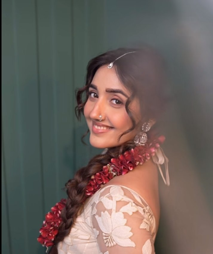 Loveee loveee loveee this woman 😭

<a href="/ashnoorkaur03/">Ashnoor Kaur</a> 
#Ashnoorkaur 
#Abhinoor 

Go checkout her latest:
instagram.com/reel/DV0DgCQkU…