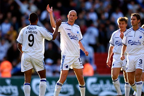 FCKminus25's tweet photo. En dag, der ændrer et menneskes liv og hele fortællingen om @FCKobenhavn 
Ståle falder om med et hjerteslag på Peter Bangvej, overlever, men er færdig med at spille fodbold (13.03.2001)
#FCKminus25 #fcklive #sldk https://t.co/6NQrLXBRBN