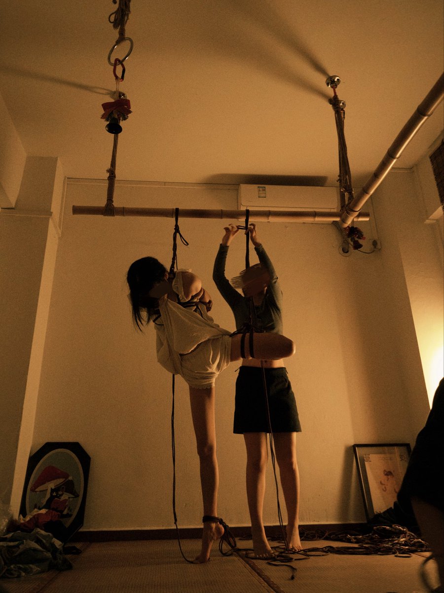 超绝大长腿🥵<a href="/wawaguatai1/">青蛙大王</a> 
📷：<a href="/chushi2580/">笛口雏实</a> 
🍄：<a href="/mogudao777/">蘑菇岛🪢</a>