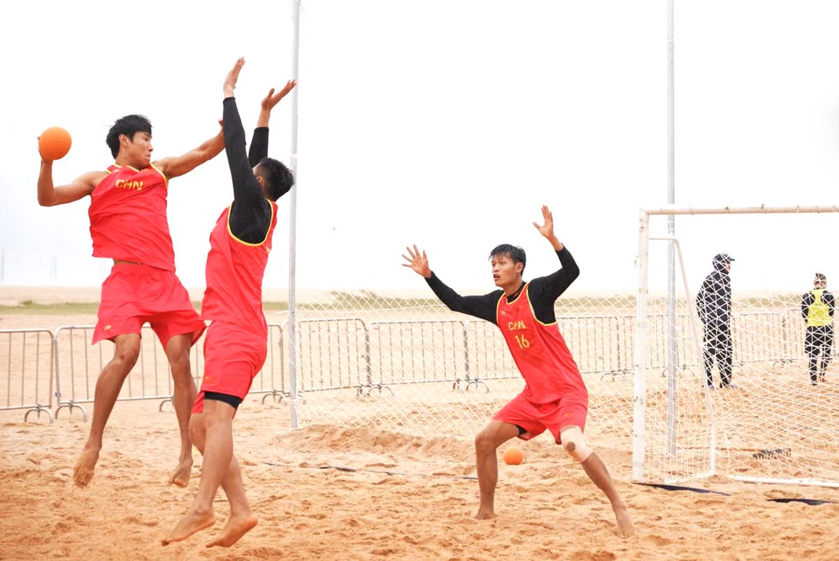 thisisGBA's tweet image. #Sports | The Chinese National Beach Handball Team has kicked off a 1.5 - month closed training camp in #Zhanjiang for the Asian Beach Games 🏐. 

Since March 5, they've been training at the Zhanjiang #Olympic Sports Center. Zhanjiang's warm weather suits northern athletes. The