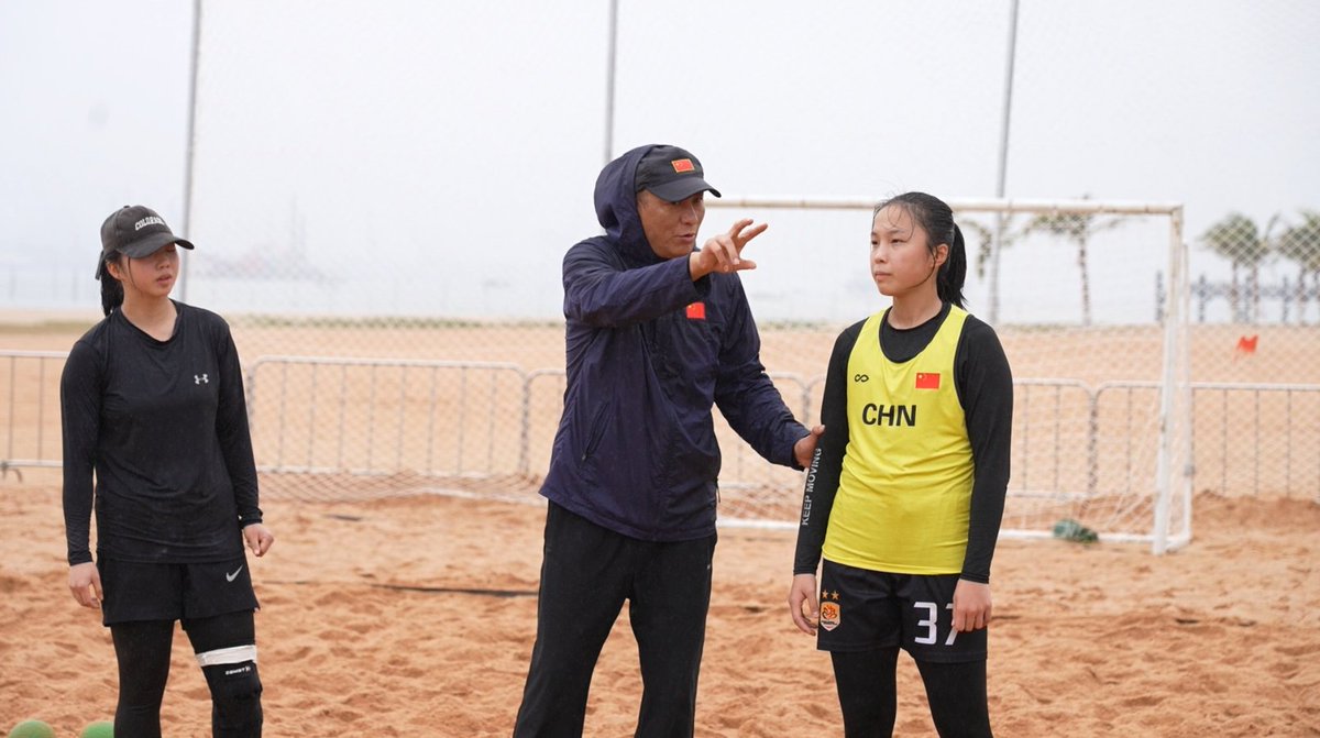 thisisGBA's tweet image. #Sports | The Chinese National Beach Handball Team has kicked off a 1.5 - month closed training camp in #Zhanjiang for the Asian Beach Games 🏐. 

Since March 5, they've been training at the Zhanjiang #Olympic Sports Center. Zhanjiang's warm weather suits northern athletes. The
