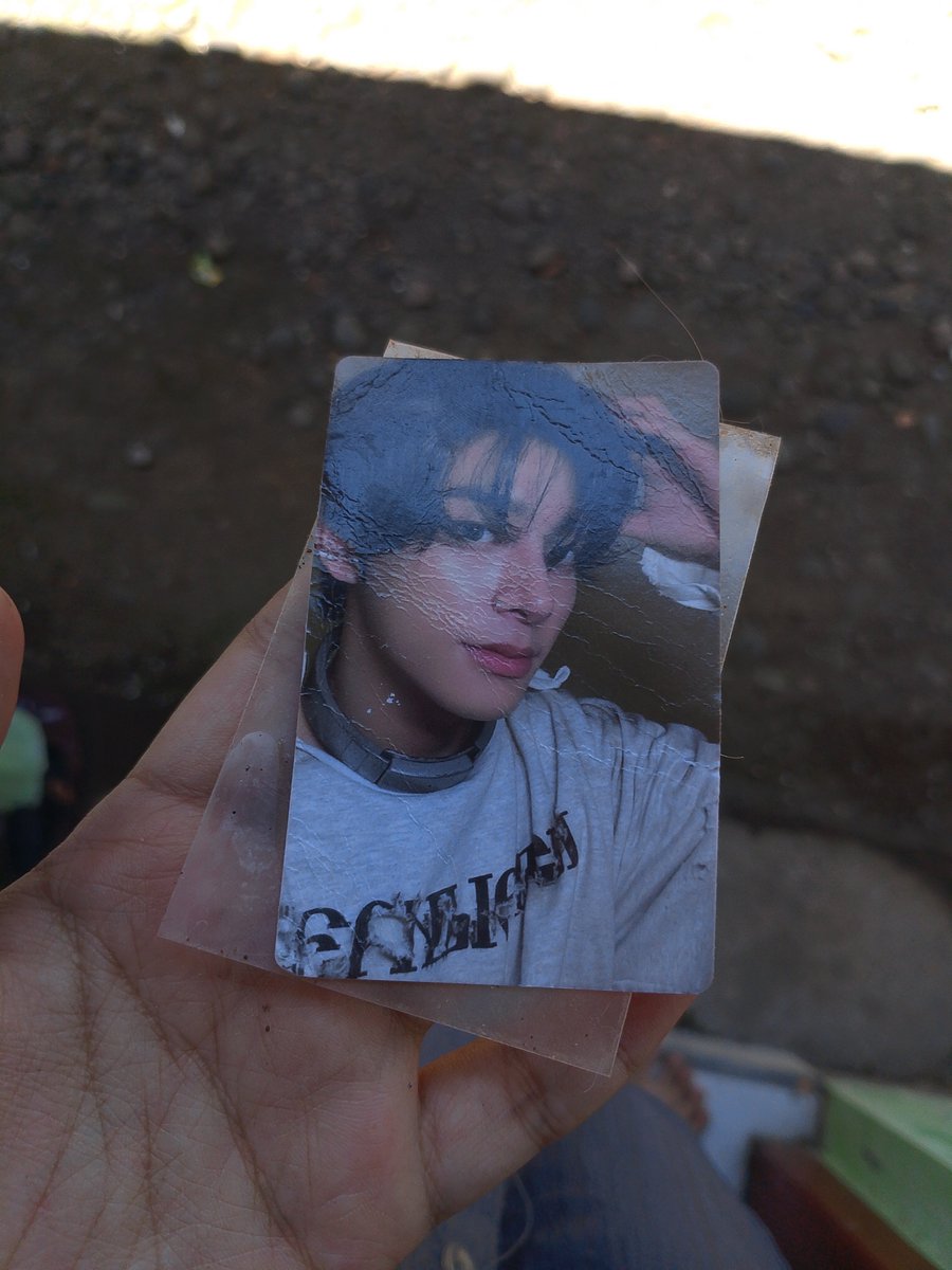 Pulang dari kampus mendapati Jake gue berenang di genangan air teh ☺️💔