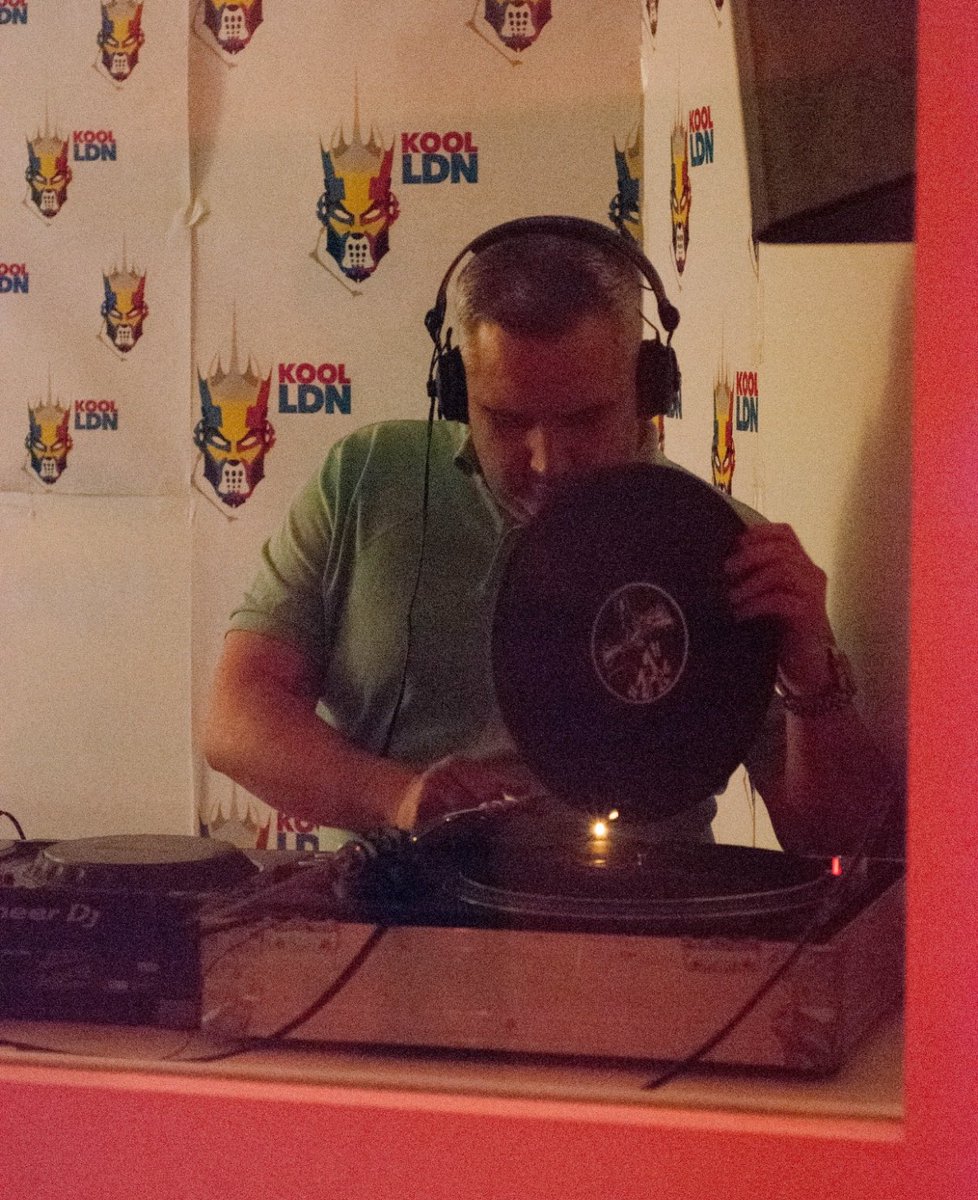 ᴀɴᴅʏ ᴄʟᴏᴄᴋᴡᴏʀᴋ tweet media