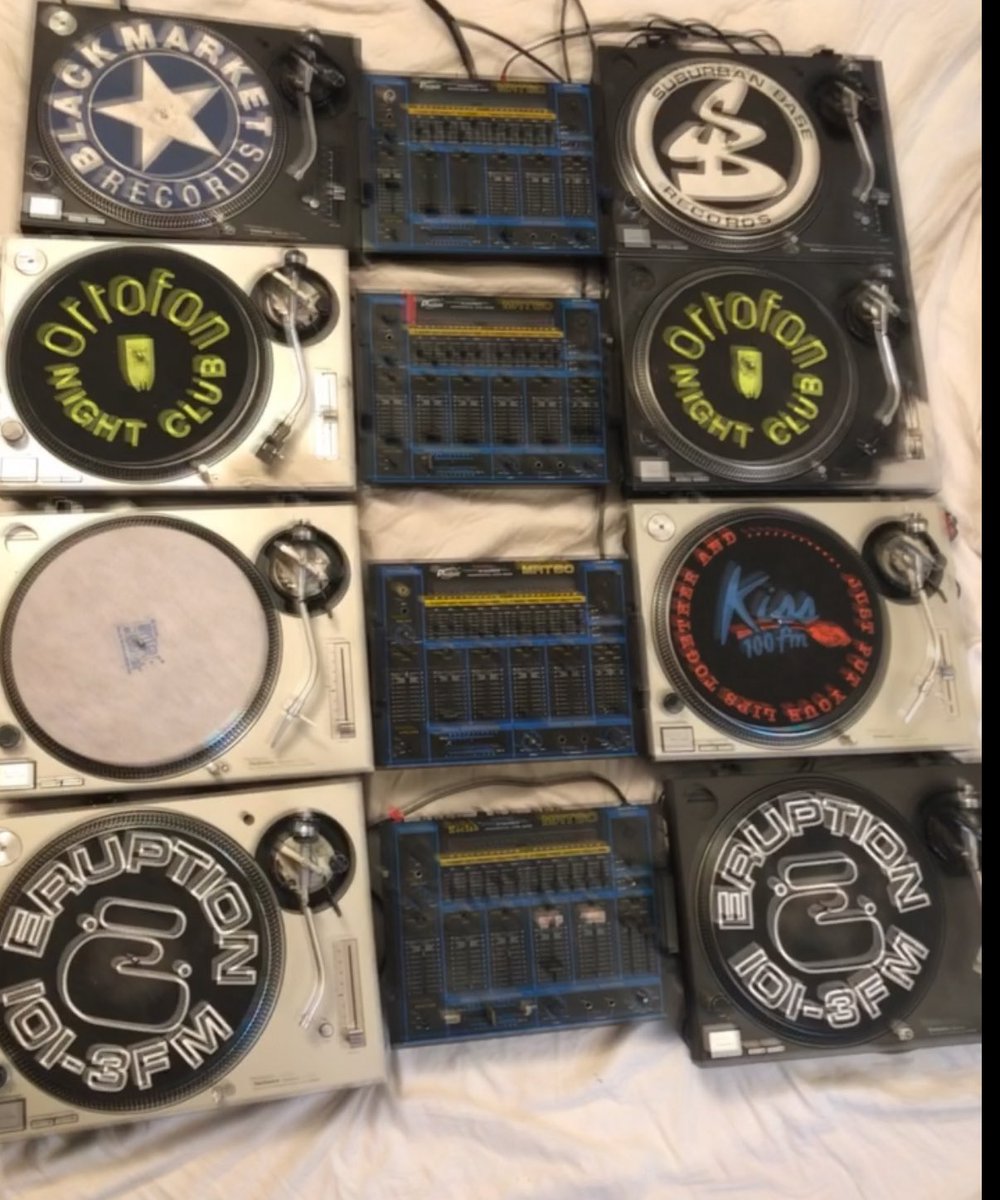 ᴀɴᴅʏ ᴄʟᴏᴄᴋᴡᴏʀᴋ tweet media