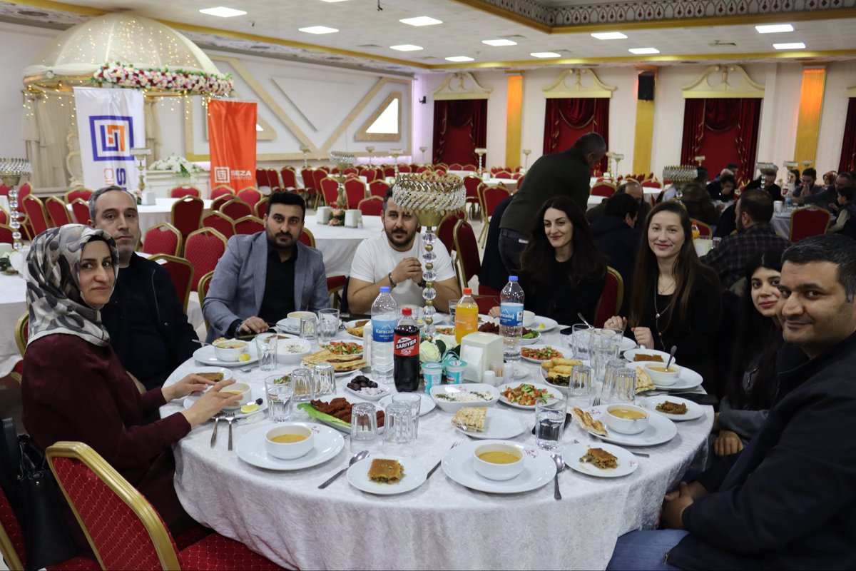 SezaCimento's tweet photo. Seza Çimento ailesi olarak çalışma arkadaşlarımızla iftar soframızda buluştuk. Birlikte olmanın ve paylaşmanın güzelliğini yaşadığımız bu akşam için tüm ekip arkadaşlarımıza teşekkür ederiz. 

#elazığ #malatya #sezacimento #sycsgroup https://t.co/xSyhSWGt8d
