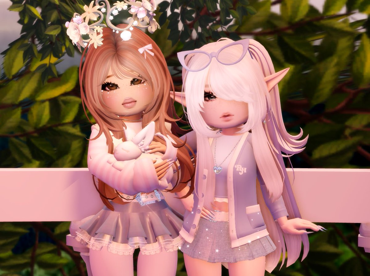 royalefrostyy's tweet photo. Addi and I with her precious Teddy bunny 🤎🤍 @addibearrxo https://t.co/Cd53a0q9wa
