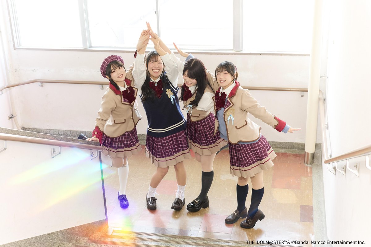 📢明日まで⚠️
🏫#デレミュ_ハイスクール
⌢⌢⌢
学校校舎で撮影した
　パンフオフショット公開🎹
　　　　　　⌢⌢⌢
受注生産での事前販売は今回がラスト🌈
※以降は数量限定での販売のみを予定しております
 
📖受注は3/22(日)まで‼
shop.asobistore.jp/feature/cg_mus…