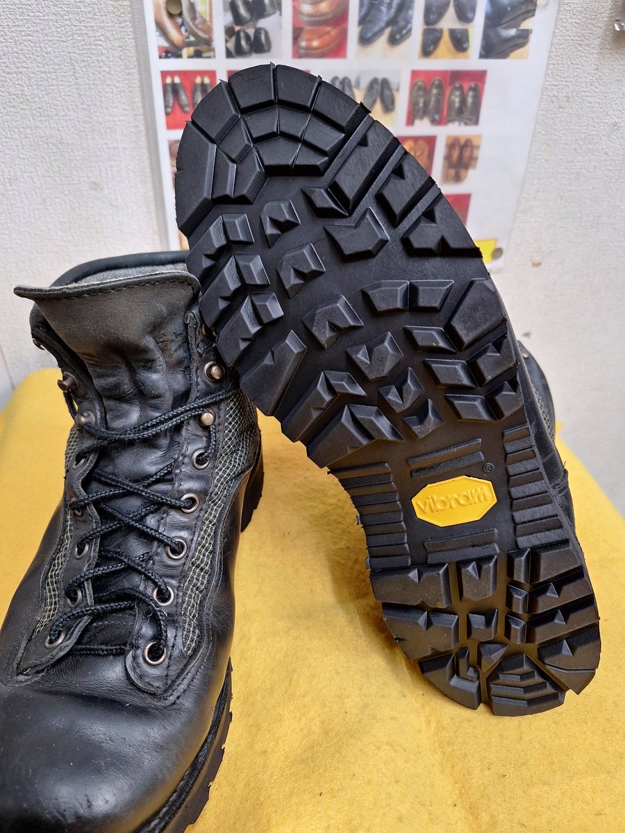 hoprepair1997_'s tweet image. 今日は寒いですが花粉は凄いです

ダナーライトのソールをVibram1276ブラックで交換させていただきました

#danner 
#ダナーライト
#ブーツ修理
#靴修理
#ほっぷ高崎
#群馬県