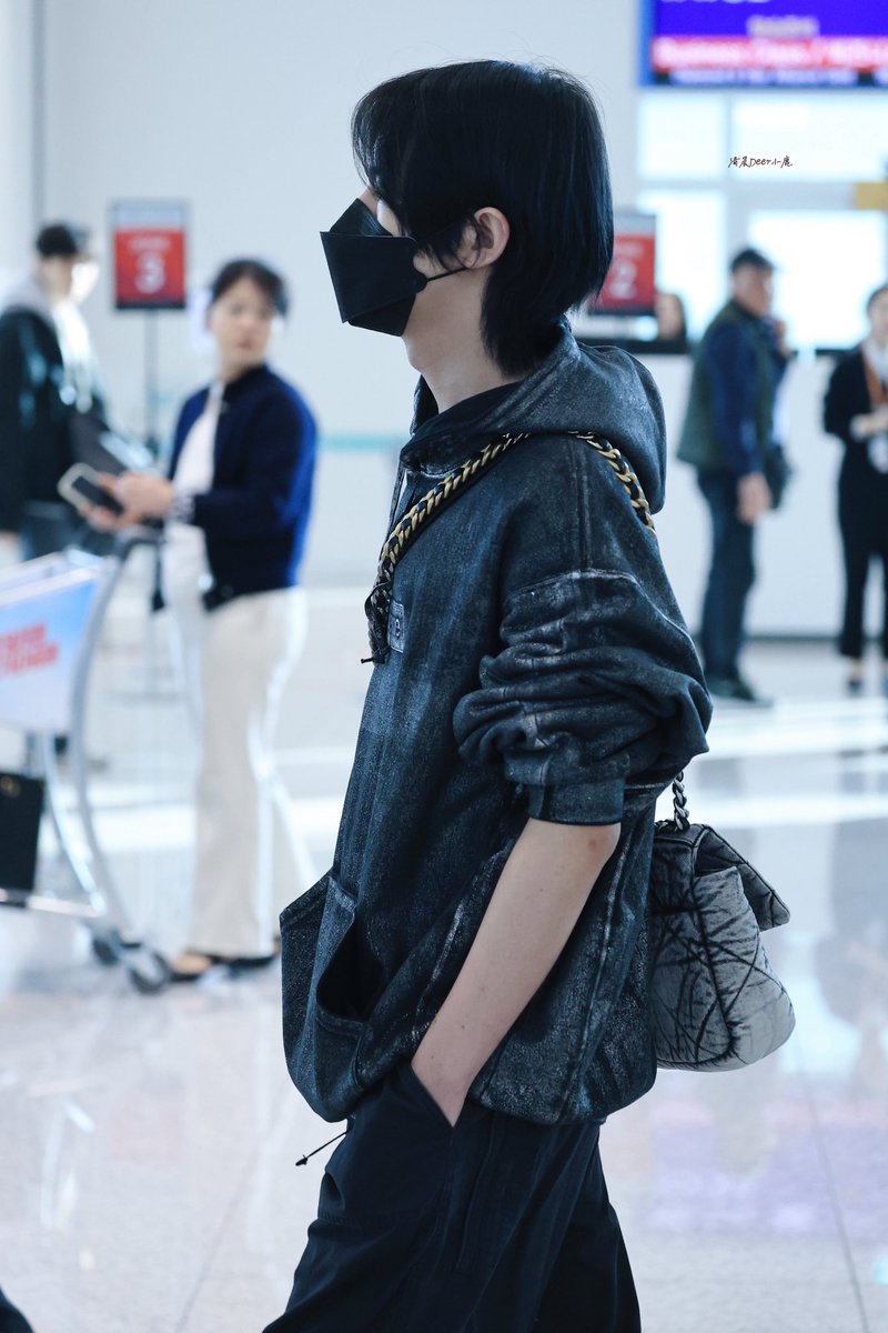 ยฉ ๐ข๐๐๐๐๐ _๐น๐๐๐น, ้ปไปไฟ tweet media