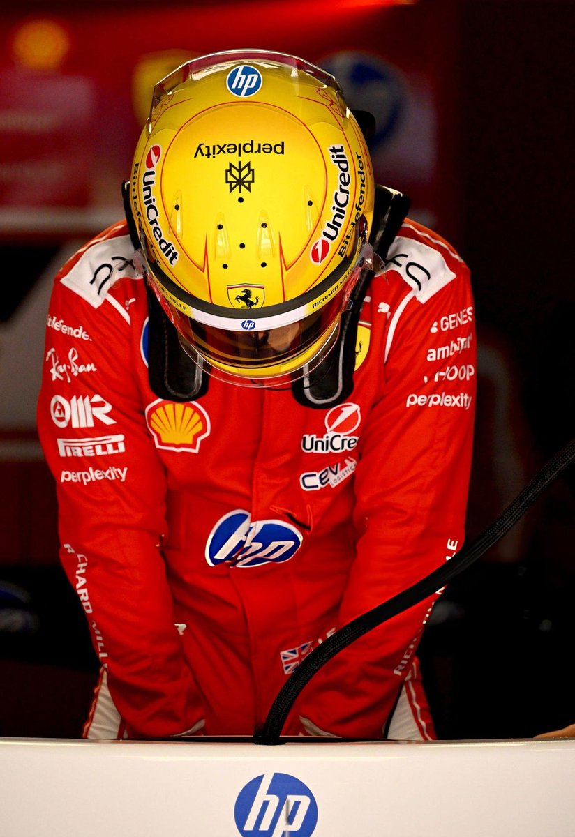Hourly Lewis Hamilton tweet media