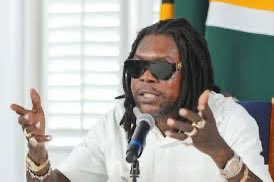 TheGreatest92's tweet image. So we’re suppose to ignore how vybz came out with braids, toured with “locs” and now has braids again. That’s diabolical 🤣😭 #WorldBoss