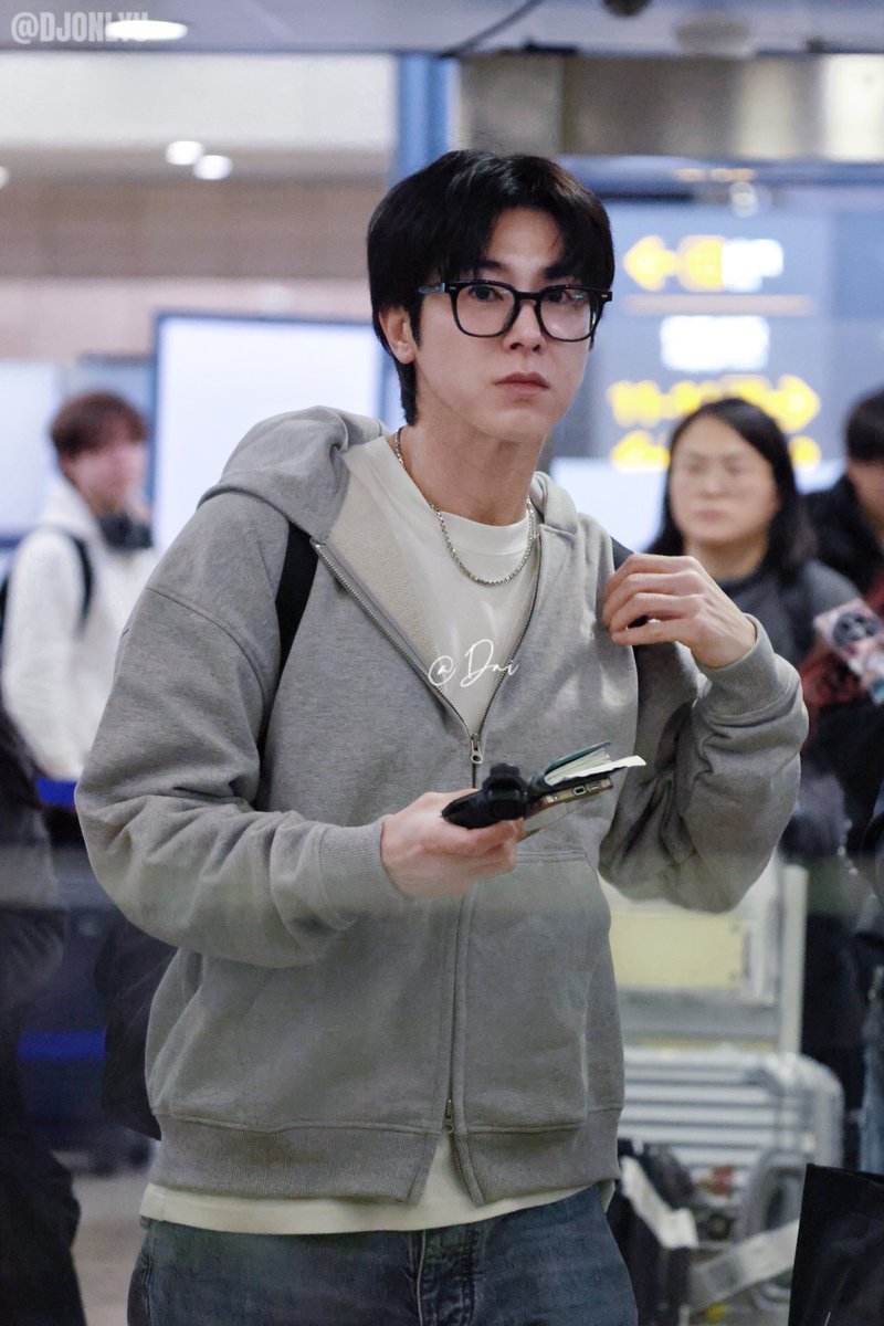 DJonlyU tweet media
