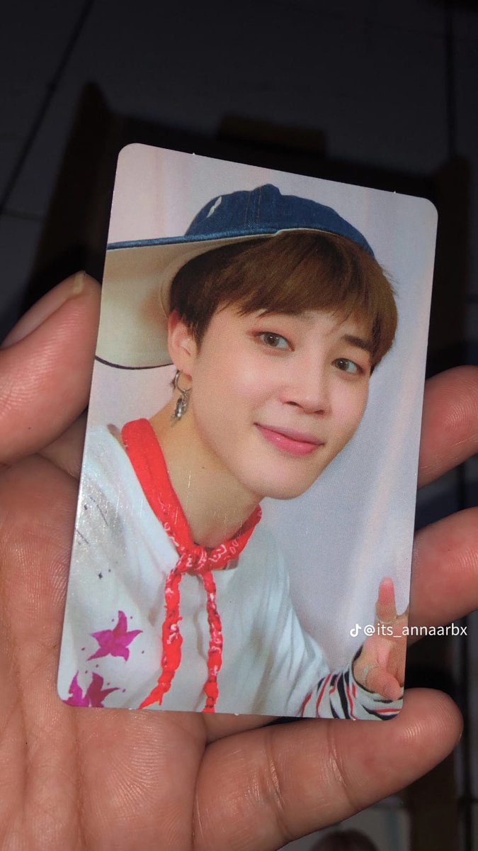 Upba_Kstore's tweet photo. ada yang punya jimin ini nggak,,, tawarin dong a,,, sertakan harganya,,, https://t.co/xyPc2LXana