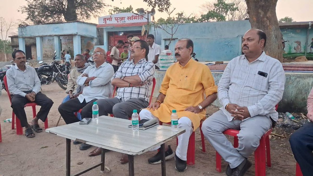 SunilSingh_BJP's tweet photo. 15 मार्च 2026 को रांची में आयोजित क्षत्रिय समाज के द्वार प्रस्तावित कार्यक्रम क्षत्रिय महासंगम को ले कर रांची के हरमू, नामकुम, तेतरी में बैठक सम्पन्न हुआ।

#क्षत्रिय_गौरव_एकता 
#क्षत्रिय_गौरव_रैली https://t.co/bvEKo9xQYN