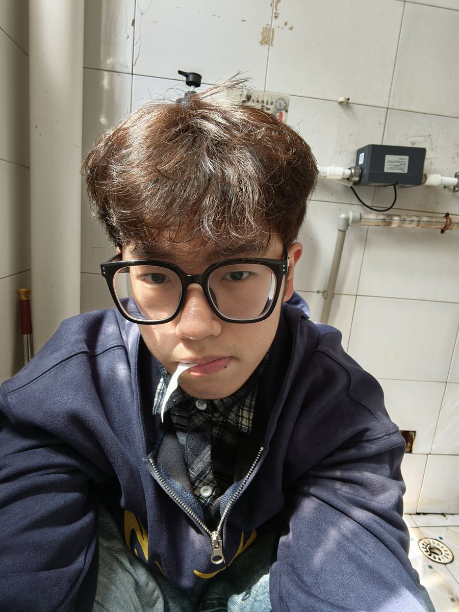 这里不是小罗. tweet media