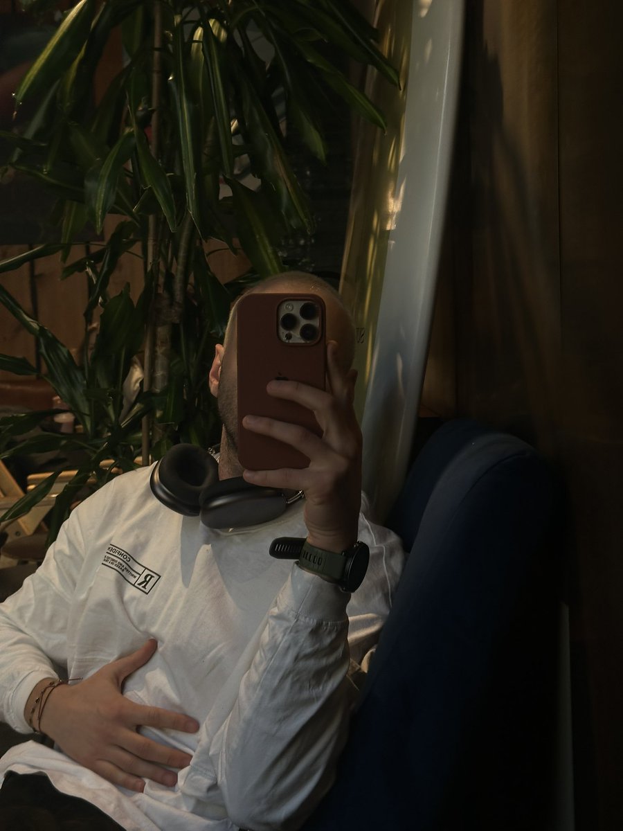 Alexander Krzhanovsky tweet media