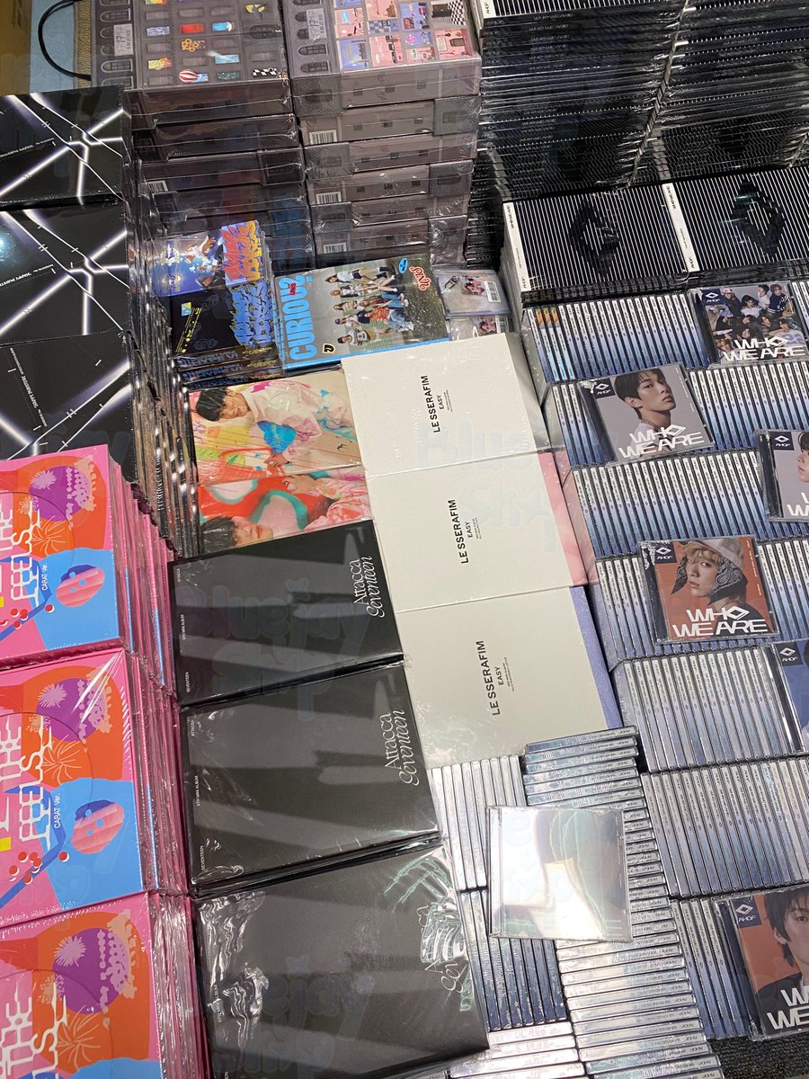 bluejayshop's tweet photo. #Bluejayshop_GA 
SURPRISE UNSEALED ALBUM GIVEAWAY! 🥳

- follow us + @itsayu 🔔
- like and retweet
- reply

will draw on march 15 🚶‍♀️ https://t.co/udH85yCr7U