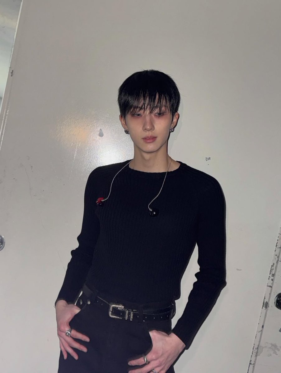 okay emo boy I see you