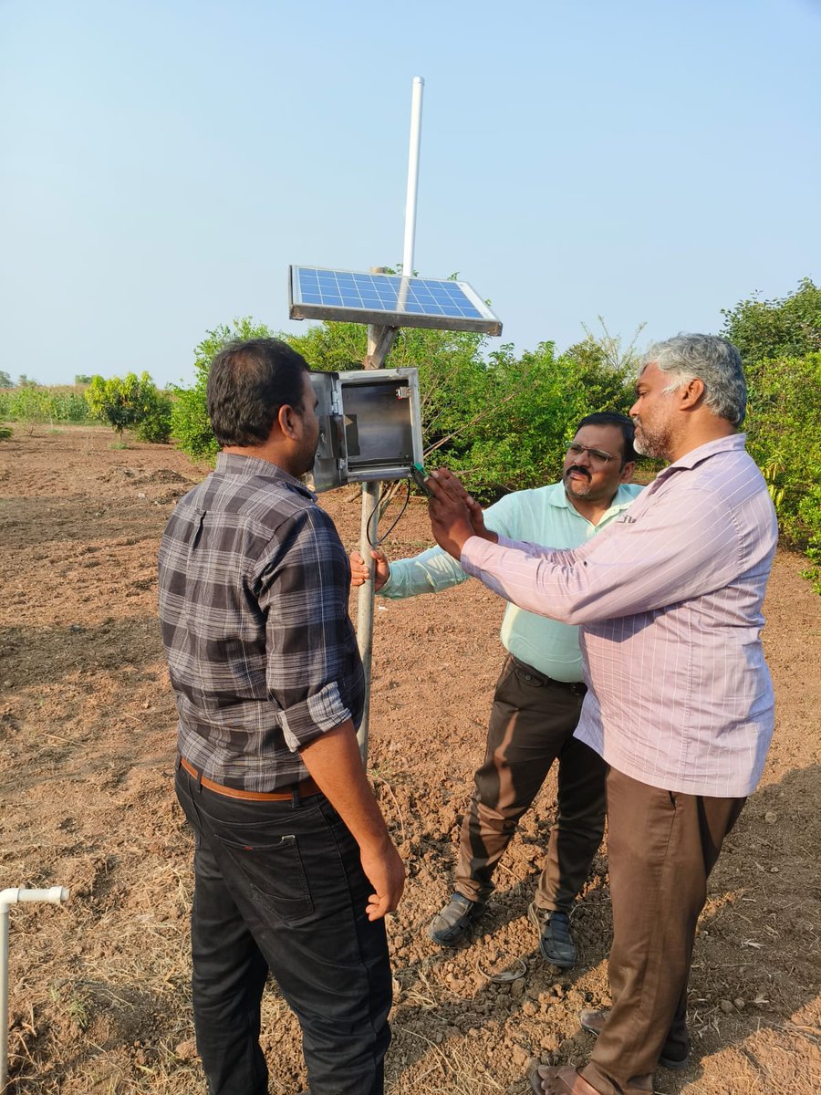 acic_kl's tweet photo. ACIC–KL team, led by CEO Mr. Ramankanth Vallabhaneni, visited Bharathi Photon Irrigation Systems Pvt. Ltd. to observe a smart irrigation innovation by Mr. Kilaru Vamsi that automates irrigation using soil moisture sensing.

#ACICKL #AgriTech #SmartIrrigation #AgriInnovation https://t.co/LP8KQS0Wbd
