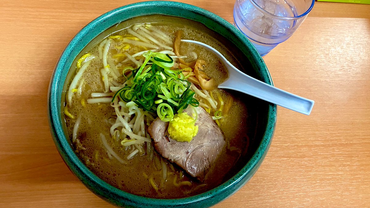 ___TSUNAGl's tweet photo. ニノが札幌ライブの時はいつもライブ前にラーメン食べてるって大野さんが話してたので、もちろん食べにきました！！
タクシーの運転手さんに教えてもらった「麺屋彩未」さん！
めっちゃ美味しかったーー₍₍ ◝(•̀ㅂ•́)◟ ⁾⁾

運転手さんにも彩未さんにも感謝
#WeareARASHI
#WeareARASHI_札幌
#嵐 https://t.co/wiDvkH2A57