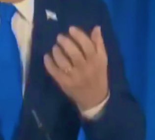boy_of_piss's tweet photo. @AOC_For_2028 @stickydacat https://t.co/iRA2gsYNW3