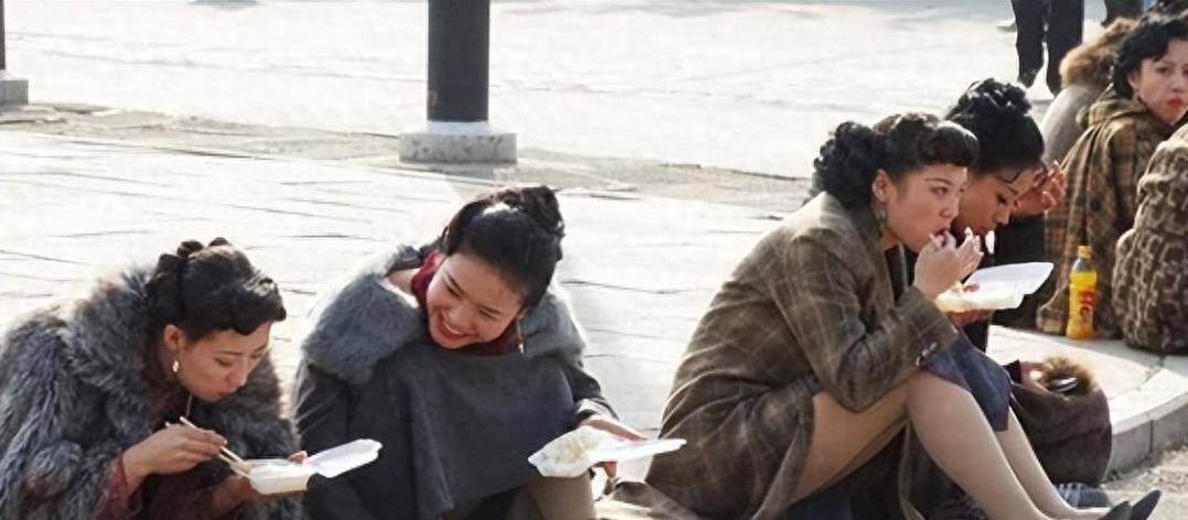 chris saunders tweet media