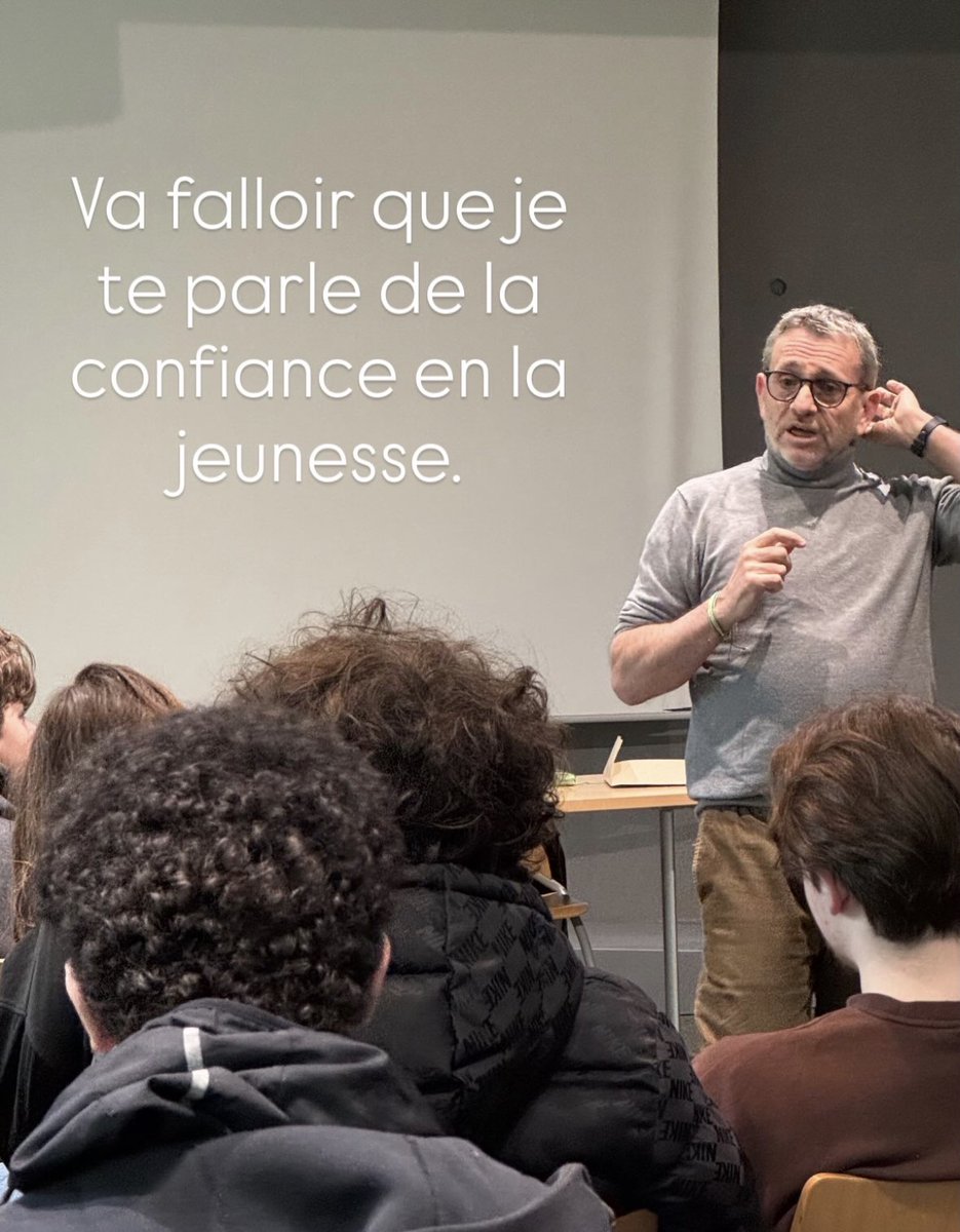 guybirenbaum's tweet image. J'étais lundi et jeudi au Collège Robert Doisneau, à Montrouge, pour raconter à des classes de troisième l'histoire de Robert Birenbaum #akapapa et de ses copains de Résistance. @EmDolig m'accompagnait. 
Son regard sur ce travail de mémoire et de transmission est par ici...