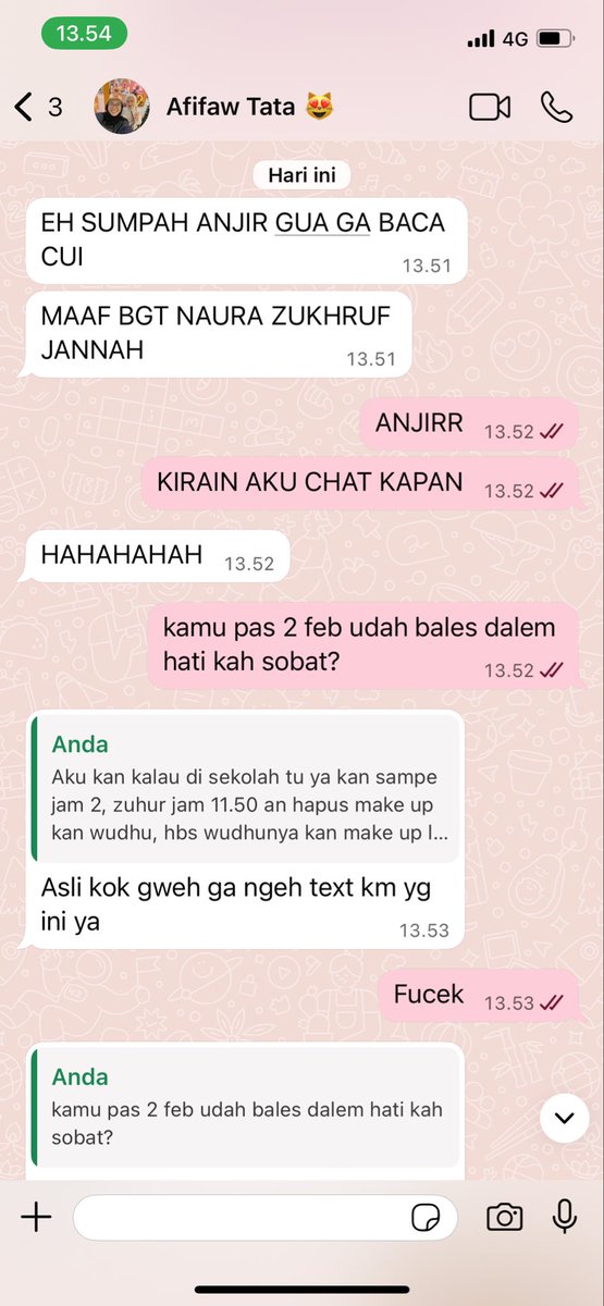 Zkhrfnao's tweet photo. Tolong baru di bales sebulan kemudian susah org sibuk😭😡 https://t.co/JGmHF9TlGL